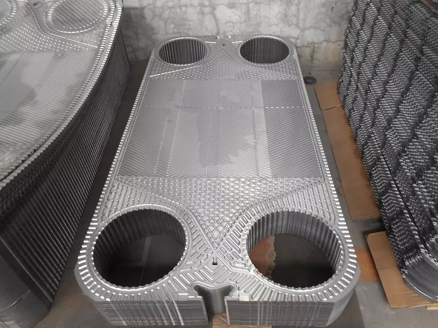 山東熱交換器的原理水水版式換熱器的優(yōu)點國信工業(yè)設備